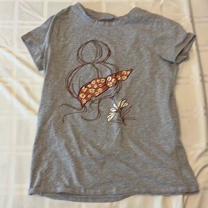 Grey cat and Jack t-shirt with gurl and flower in size X-Large
